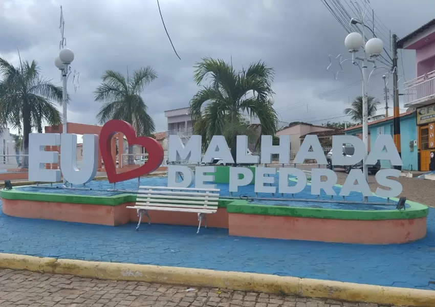 Homem é conduzido à delegacia após ameaçar mulheres com faca em Malhada de Pedras