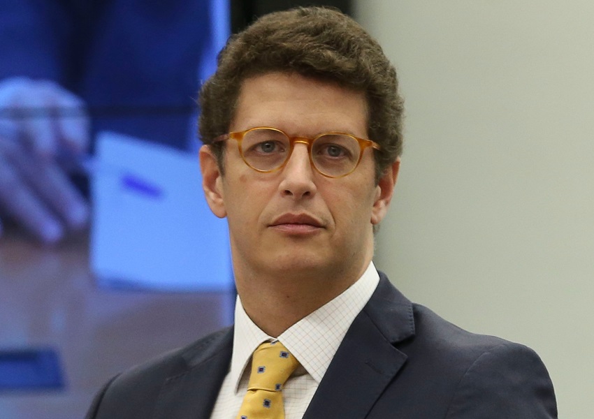 Ministro do Meio Ambiente é internado em Brasília