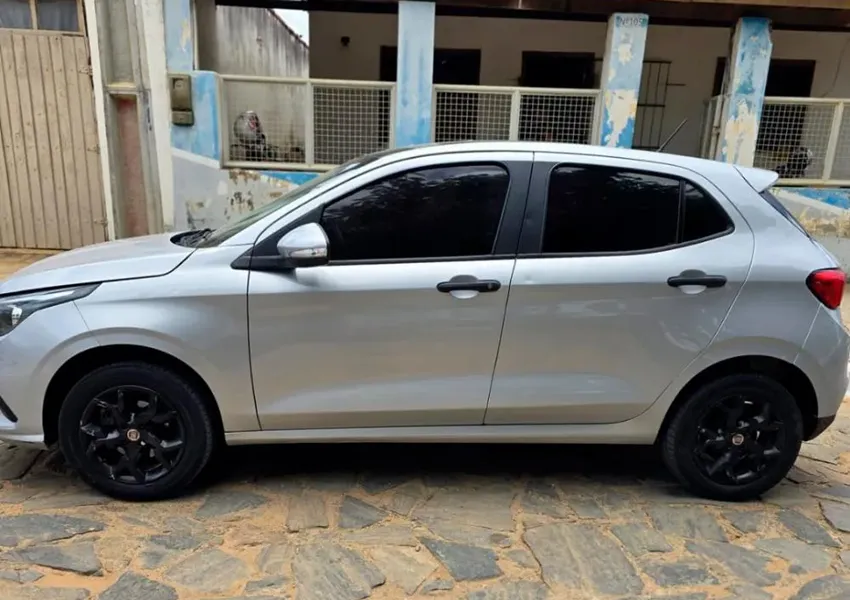 Carro roubado no Rio de Janeiro é recuperado pela PM em Belo Campo