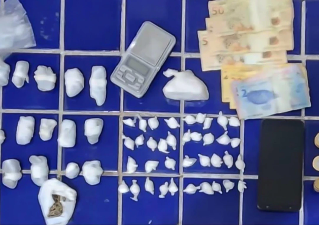 Homem suspeito de tráfico de drogas é preso em Livramento de Nossa Senhora