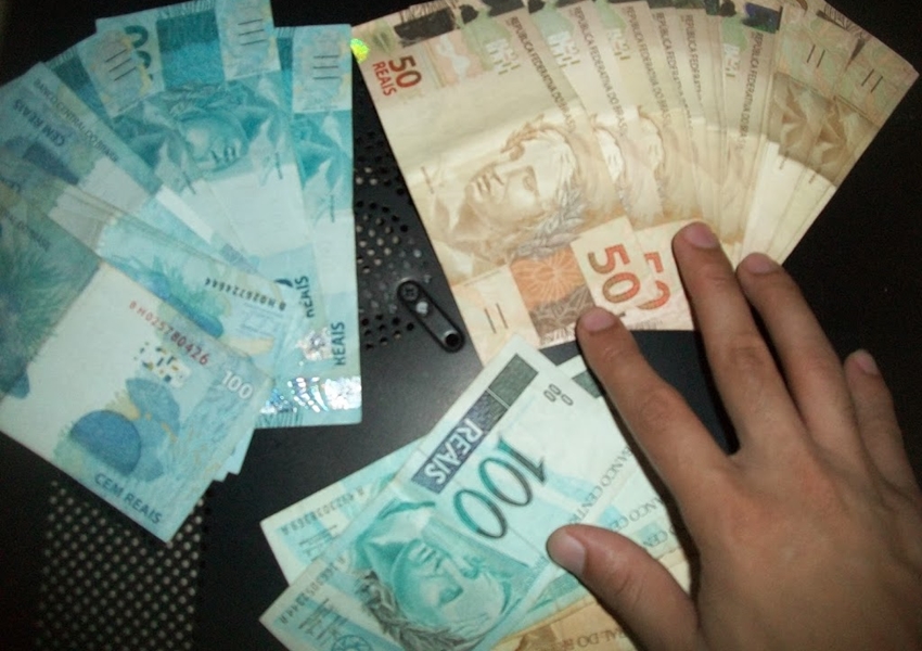 Prazo para sacar abono salarial de 2016 termina nesta sexta