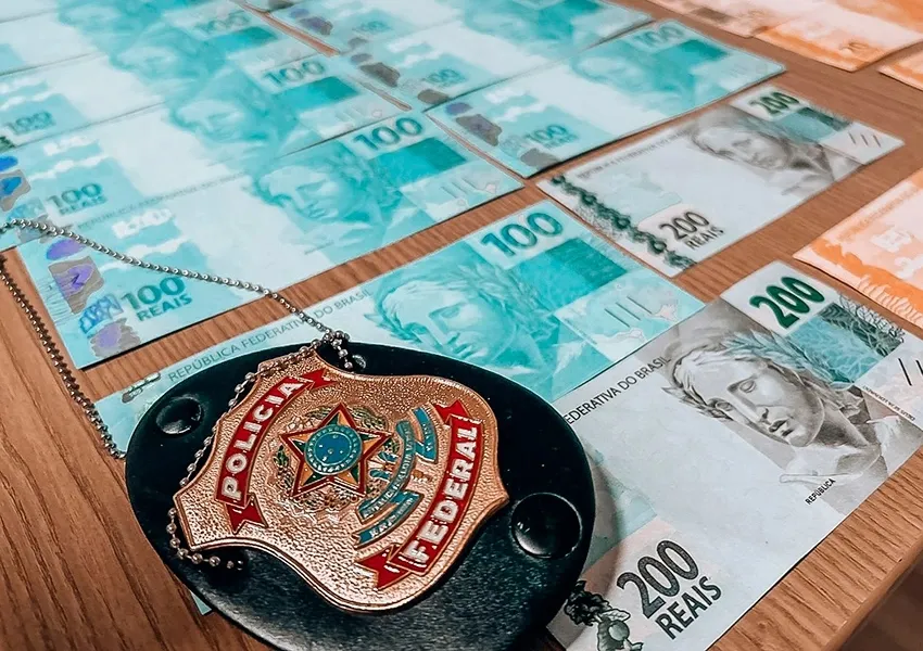 Polícia Federal prende dupla com R$ 2 mil em notas falsas em Feira de Santana