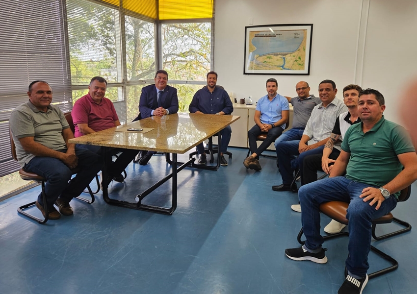 Prefeito de Livramento se reúne com importantes figuras políticas em Salvador para discutir demandas do município