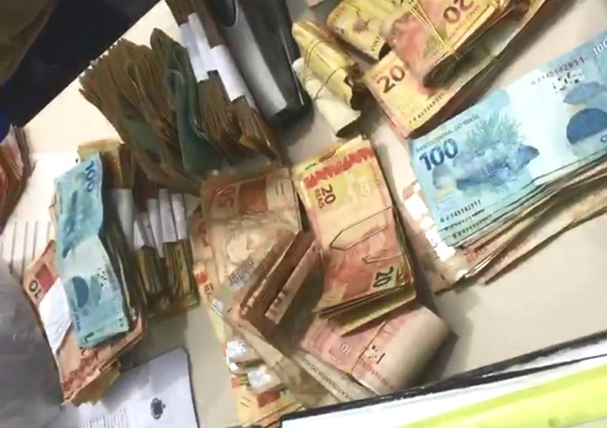 Suspeito de tráfico de drogas é preso com R$ 74 mil