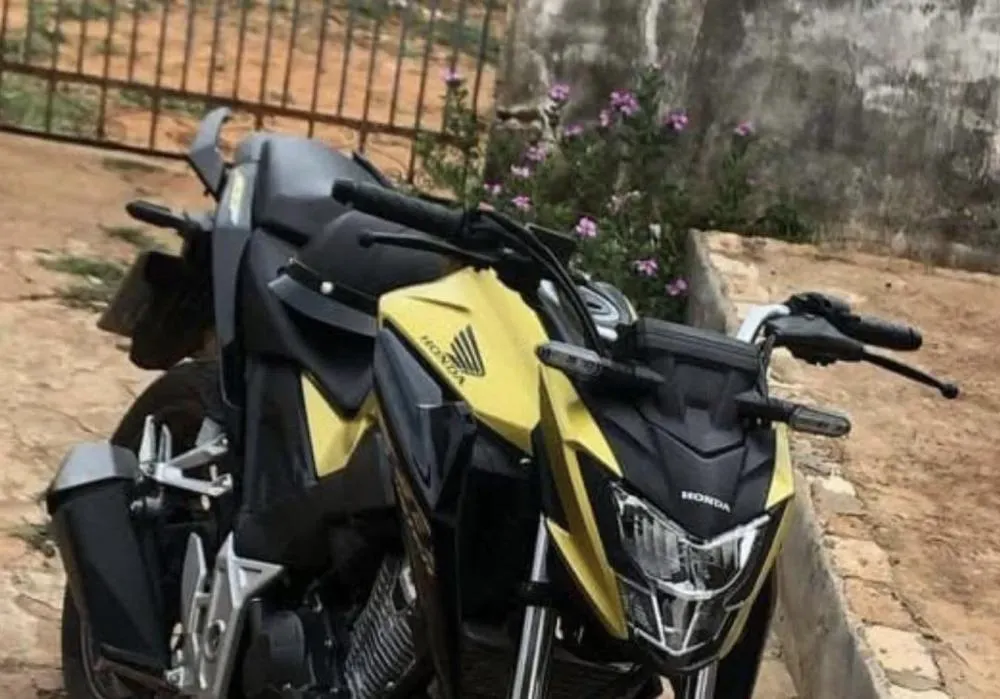 Motocicleta com chassi modificado é apreendida durante aniversário de Anagé