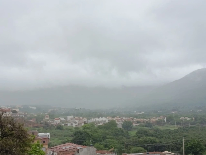 Inmet emite alerta laranja para chuvas intensas em 344 municípios da Bahia nesta sexta (21)