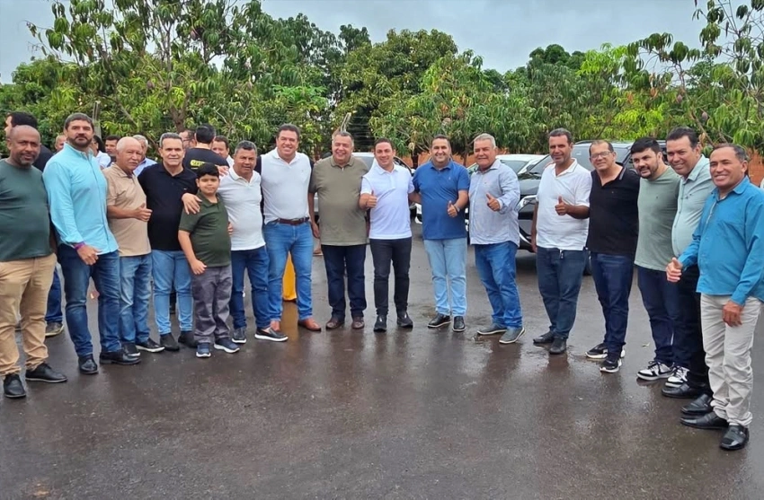 Comitiva de Marquinho Viana marca presença em agenda de inaugurações em Ituaçu