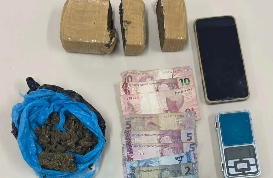 Suspeito de tráfico é preso com mais de 1 kg de drogas em Carinhanha