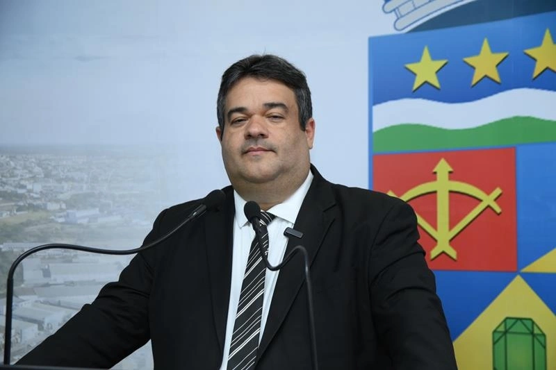 Presidente da Câmara questiona regras da Zona Azul e cobra mudanças da prefeitura