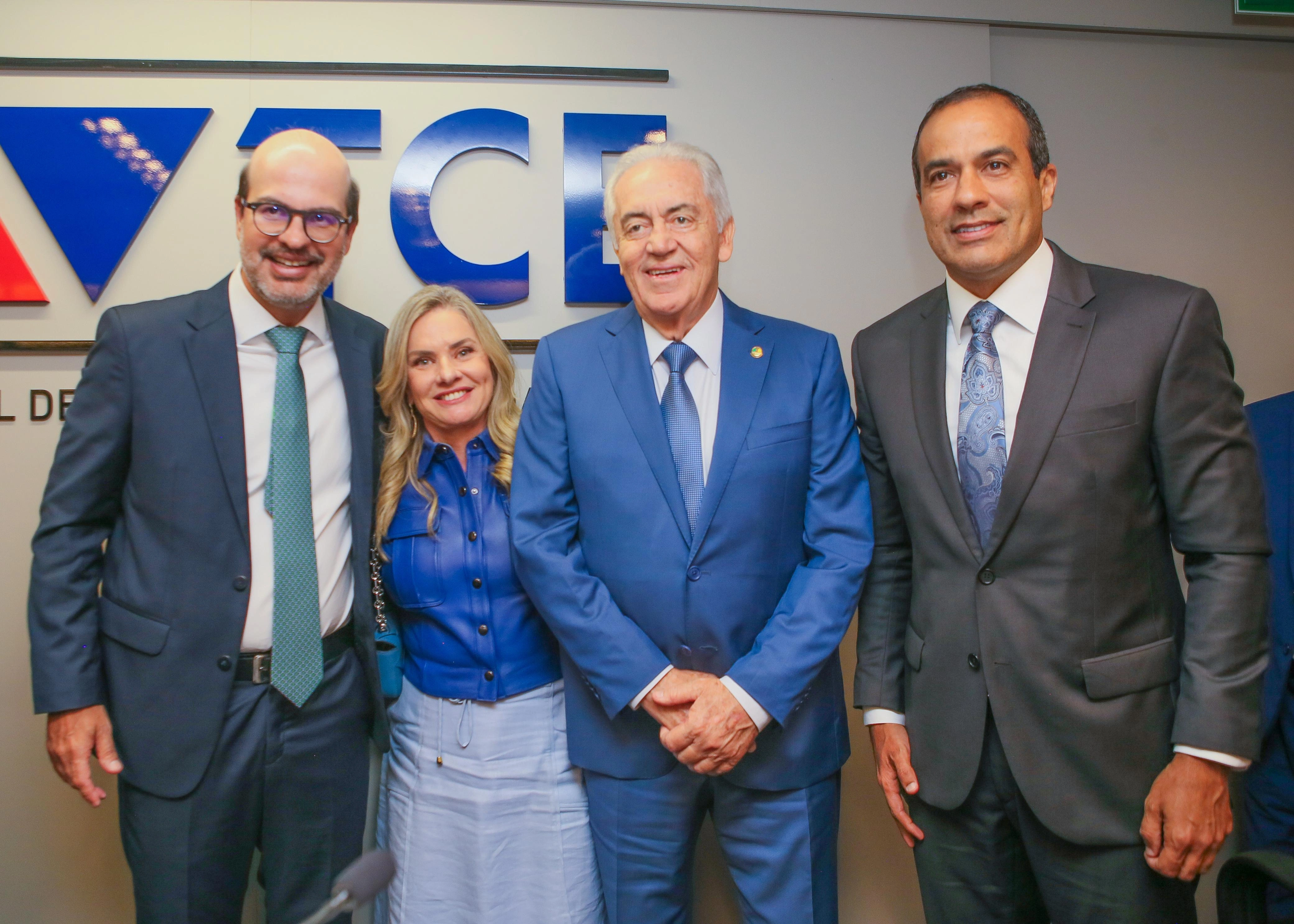 Ivana Bastos participa da posse da nova Mesa Diretora do TCE da Bahia