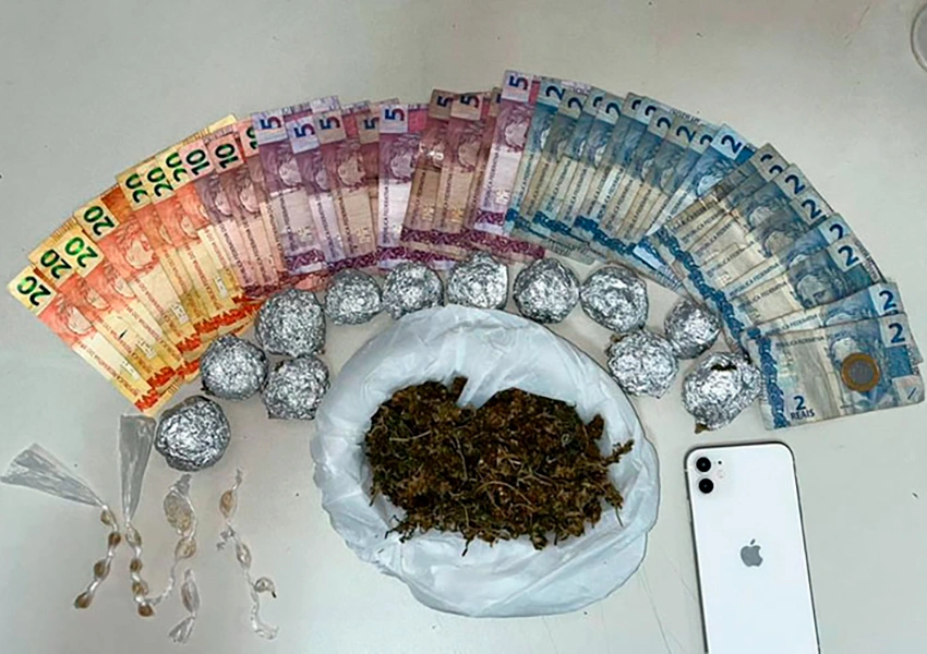 Mulher de 35 anos é presa por suspeita de tráfico de drogas em Riacho de Santana
