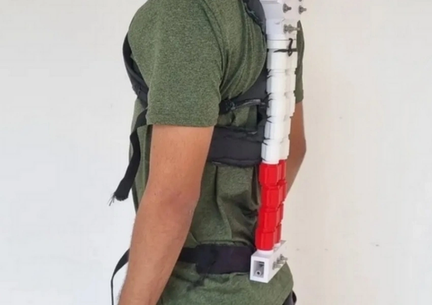 Estudante da UFBA desenvolve exoesqueleto para reduzir impacto na coluna