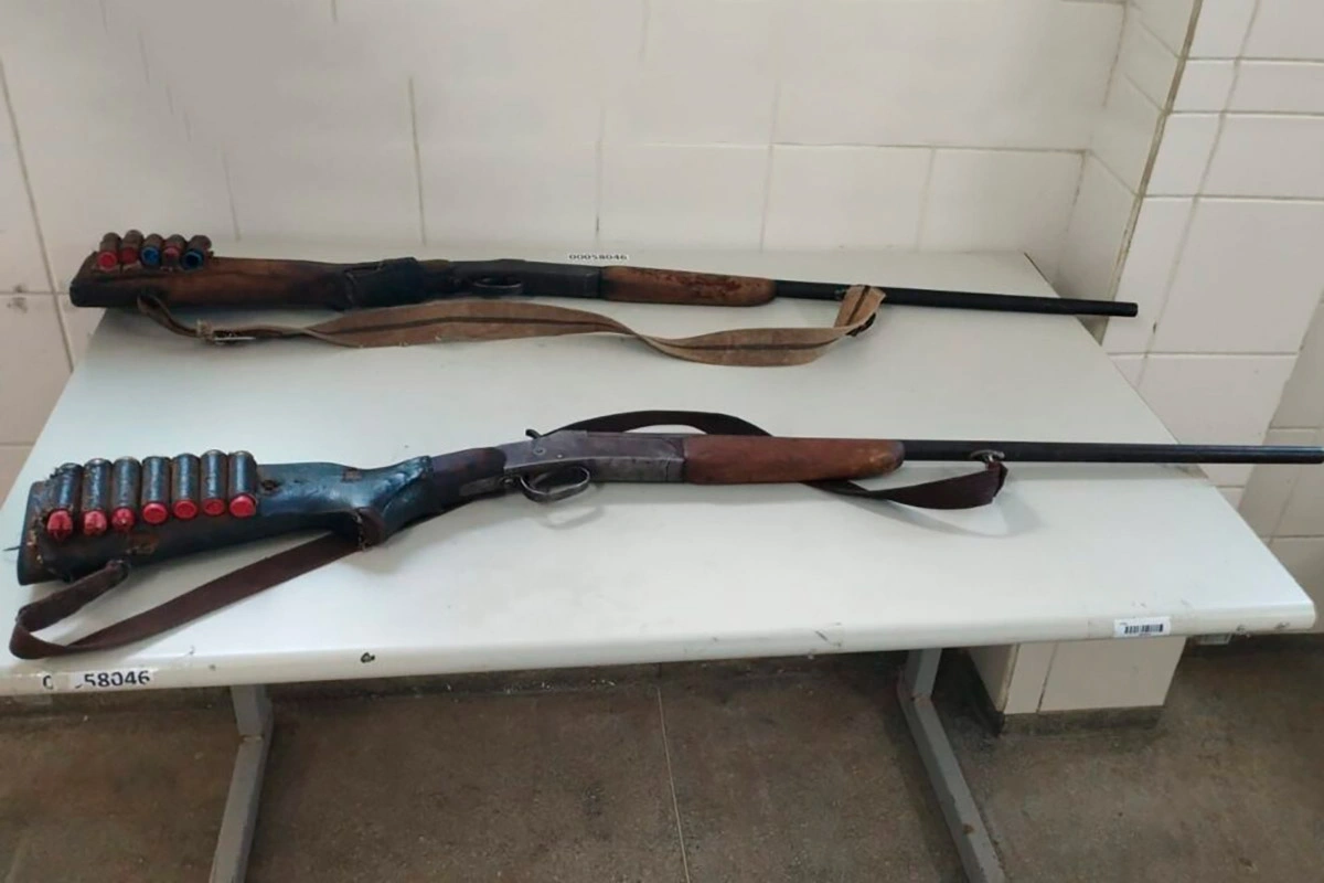 Dois homens são presos com armas de fogo durante abordagem no interior da Bahia