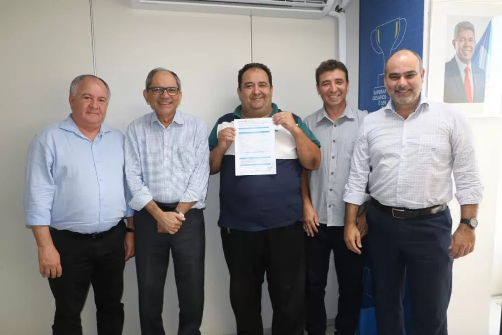 Assinado contrato de financiamento de R$ 2.5 milhões para obras de pavimentação e drenagem em Botuporã 