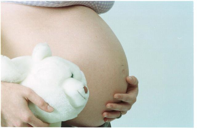 Uma em cada cinco crianças nascidas no país é filha de adolescente