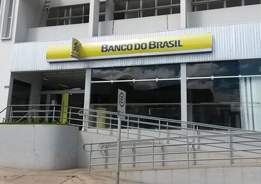 Agências bancárias não abrem no dia 31