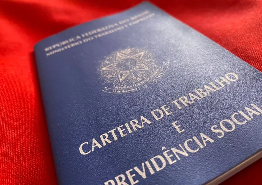 PEC que acaba com a escala de trabalho 6x1 é protocolada na Câmara dos Deputados