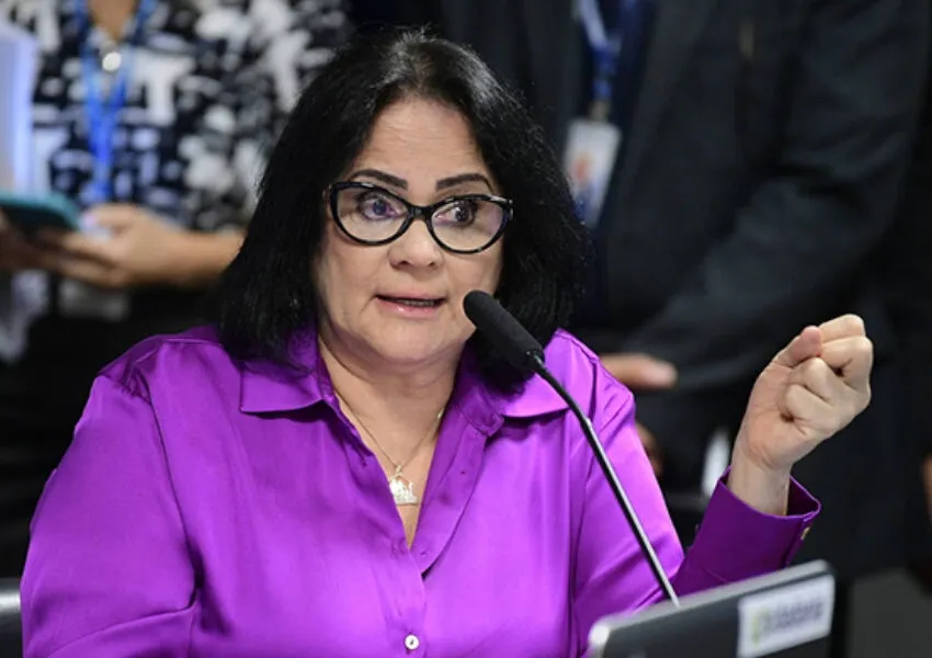 Senadora Damares Alves é diagnosticada com câncer de mama e inicia tratamento