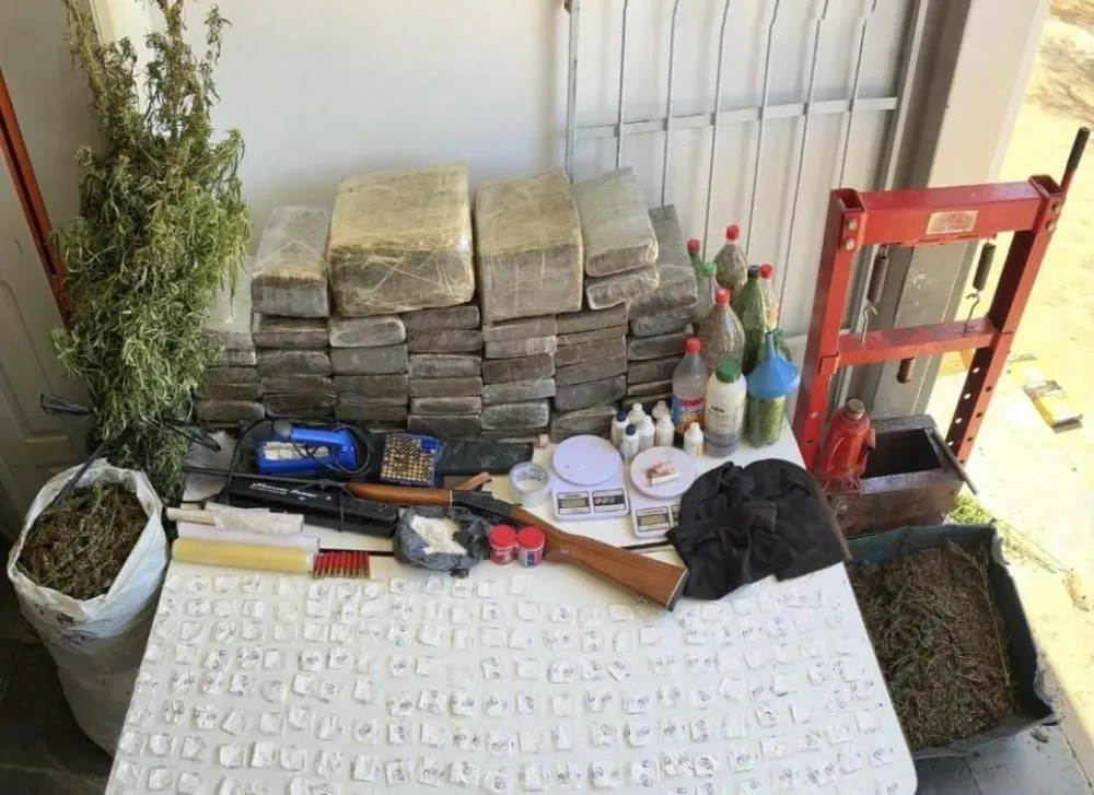 Polícia Militar desarticula laboratório de drogas e apreende armas em Serra do Ramalho