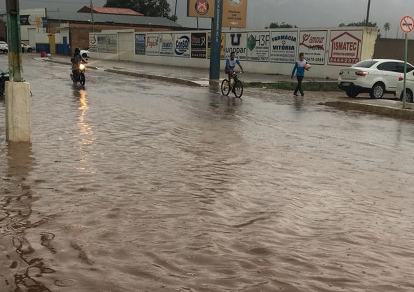 Chuvas provoca estragos em Ruas e Bairros de Livramento