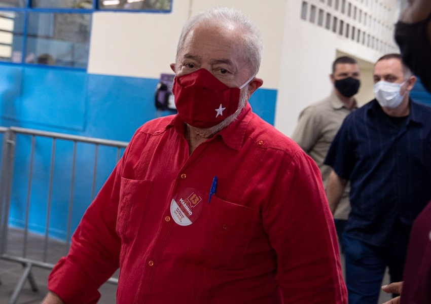 Lula tem alta de hospital de SP após ser internado com bactérias no sangue