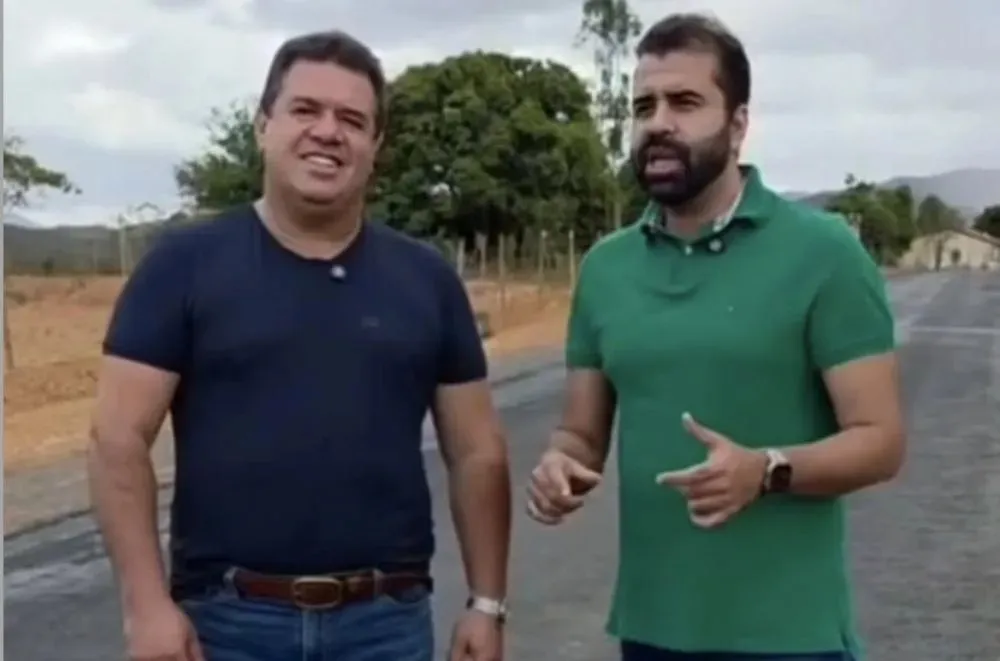 Marquinho Viana vistoria obras de pavimentação entre Abaíra e Catolés