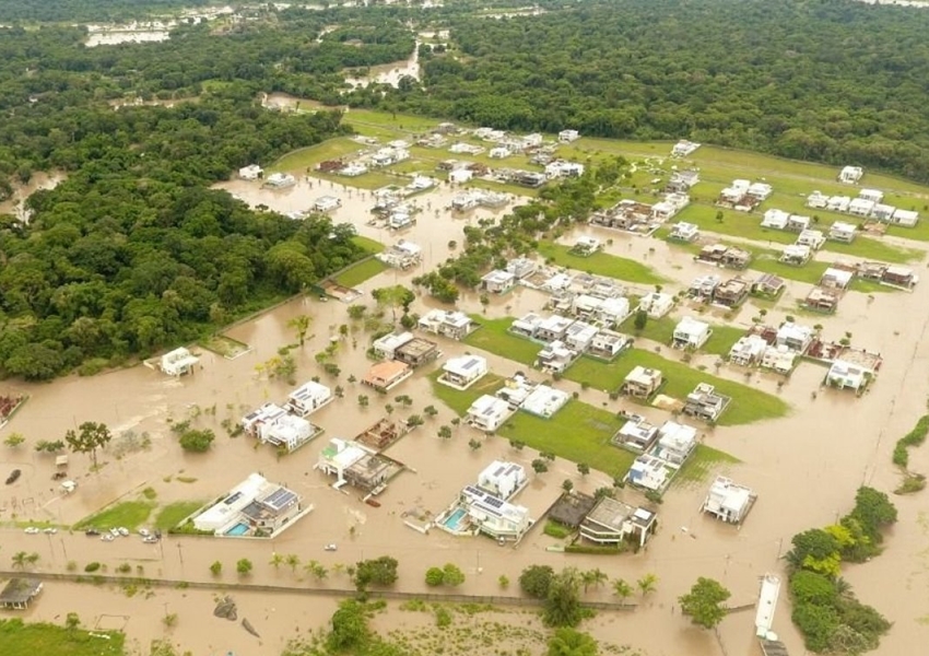 Após alagamentos, nível do Rio Cachoeira em Itabuna começa a baixar