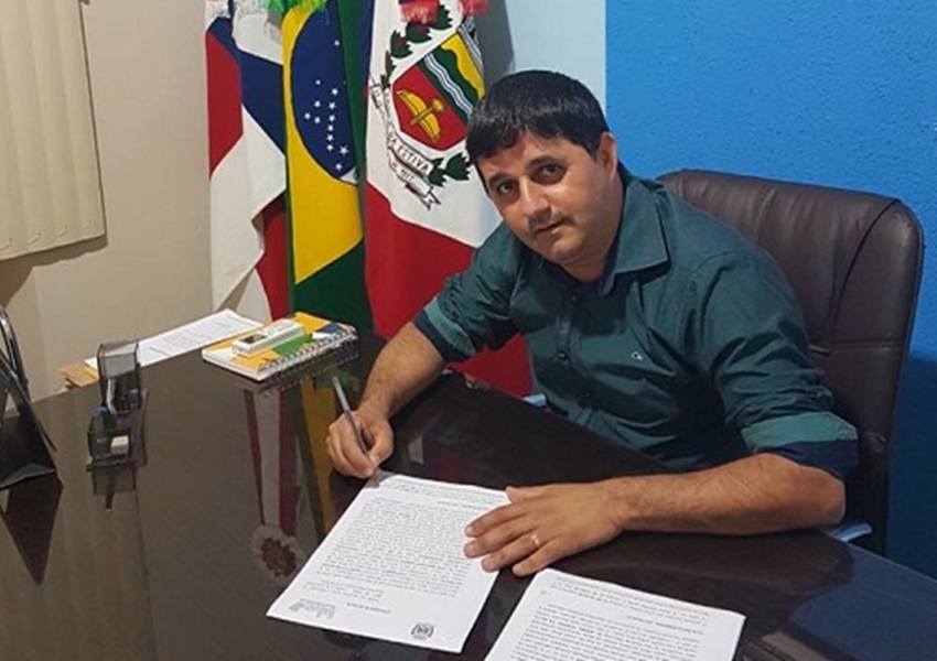 Prefeito de Barra da Estiva é punido por irregularidades em licitação