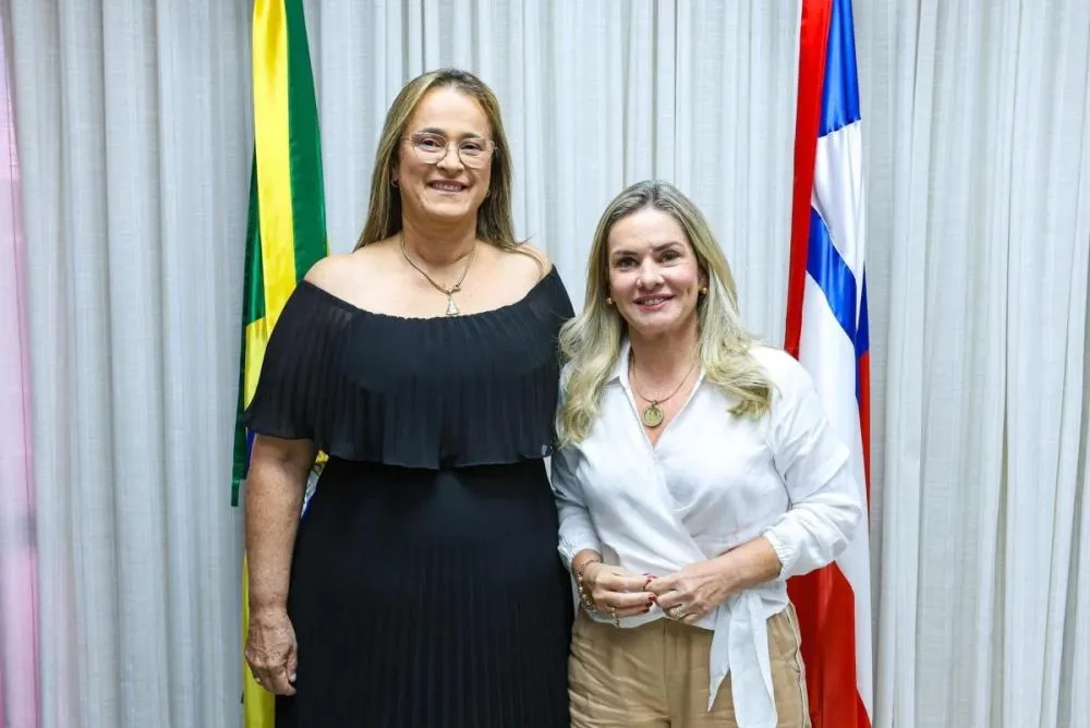 Ivana Bastos e prefeita Joanina viabilizam sinalização viária em Livramento