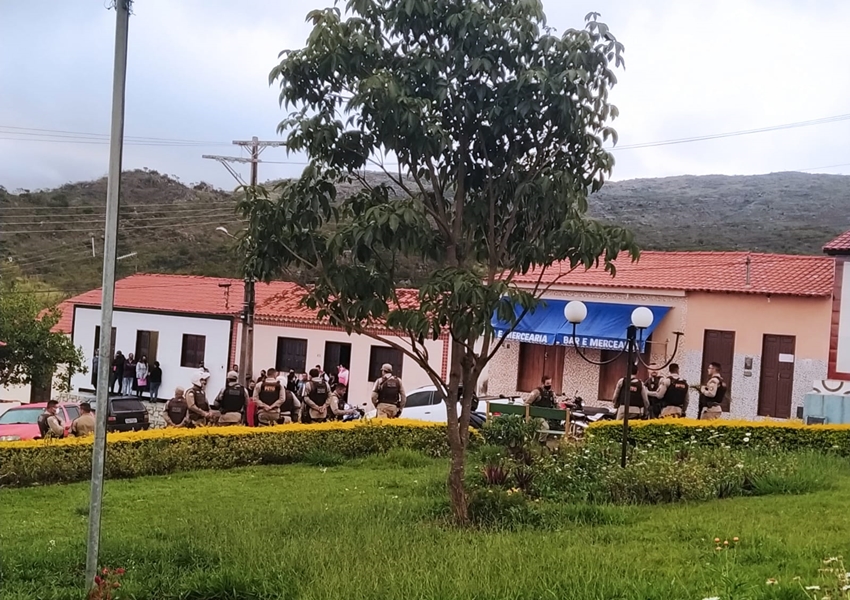 Rio de Contas: Dono de bar e clientes são detidos por lesões corporais, resistência, desacato, descumprimento do decreto e invasão a domicílio