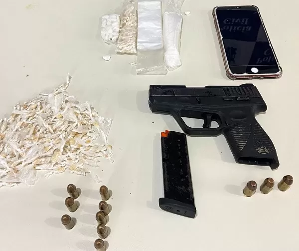Operação policial em Coaraci resulta na morte de suspeito e apreensão de drogas e armas
