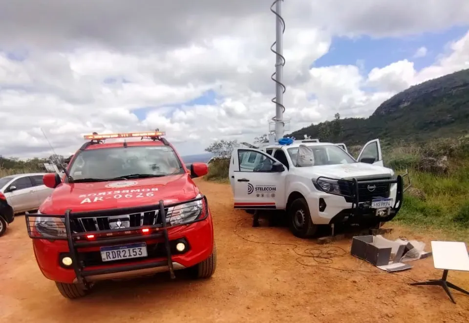 Bombeiros contam com estação Rádio Base Móvel para combate a incêndio na Chapada Diamantina