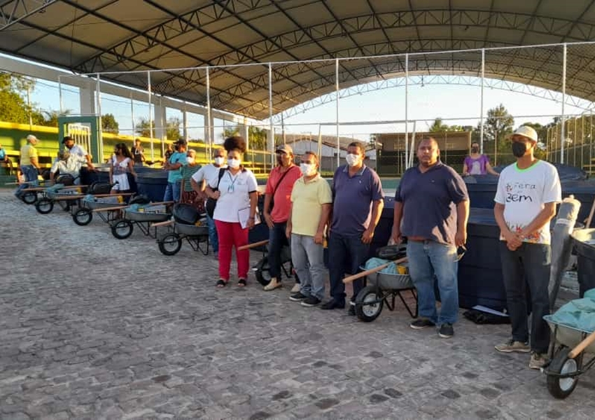 Agricultores de Iramaia recebem equipamentos e insumos para garantir segurança alimentar e nutricional