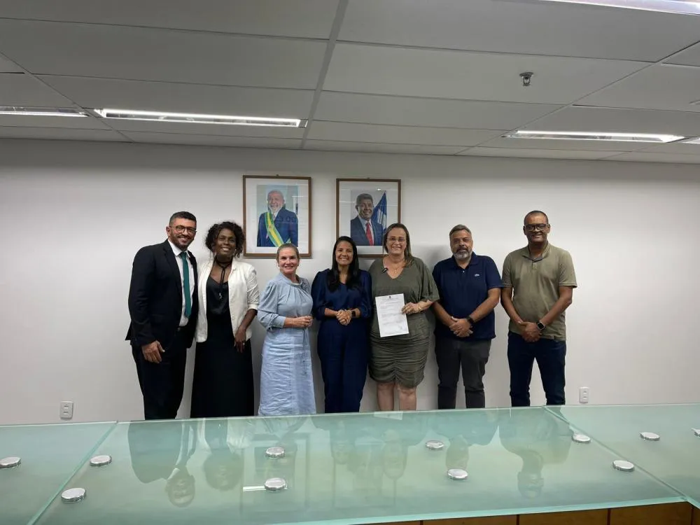 Prefeita de Livramento busca implantação de escola em tempo integral e melhorias para educação municipal