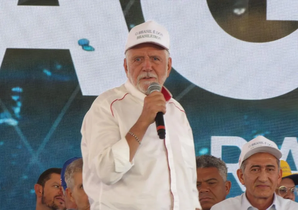 Projeto de irrigação do Vale do Iuiú é celebrado por Jaques Wagner