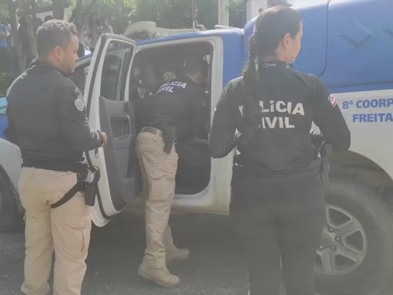 Diretora de escola na é investigada por usar cartões de auxílio estudantil para fazer compras pessoais