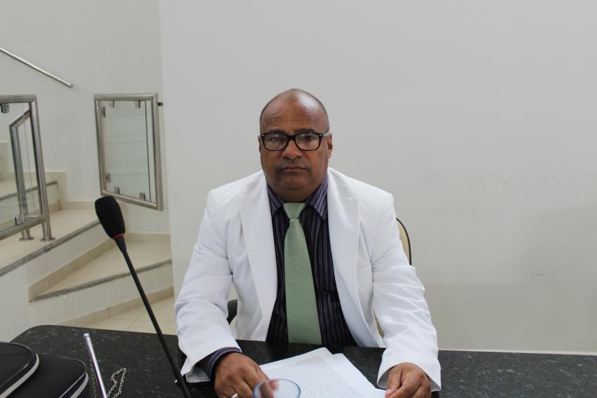 Livramento: Vereador desafia diretor regional da Embasa para debater qualidade da água
