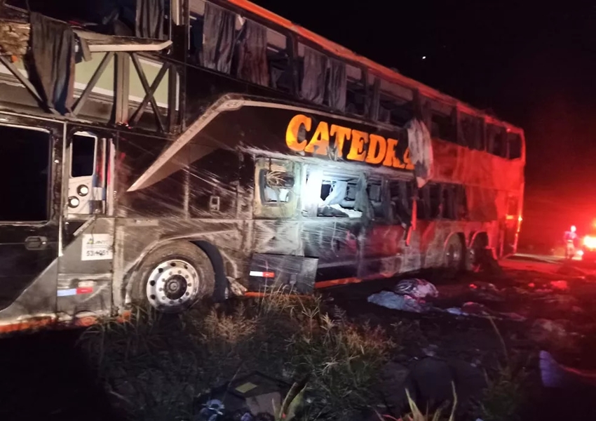 Acidente na BR-020 deixa 4 mortos e mais de 20 feridos em Correntina