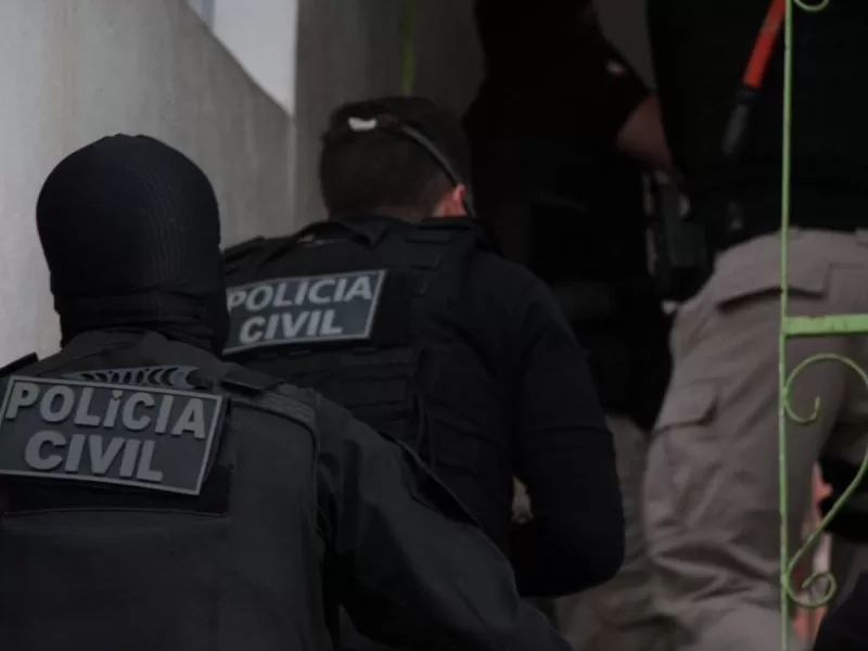 Mulher é presa em flagrante pelo homicídio do companheiro
