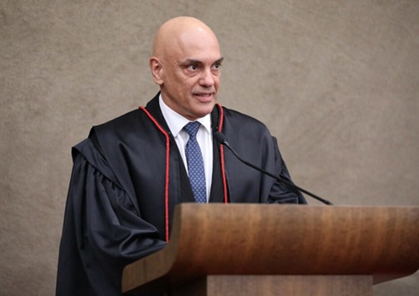 Moraes dá prazo de cinco dias para PGR responder sobre impeachment de ministro de Bolsonaro