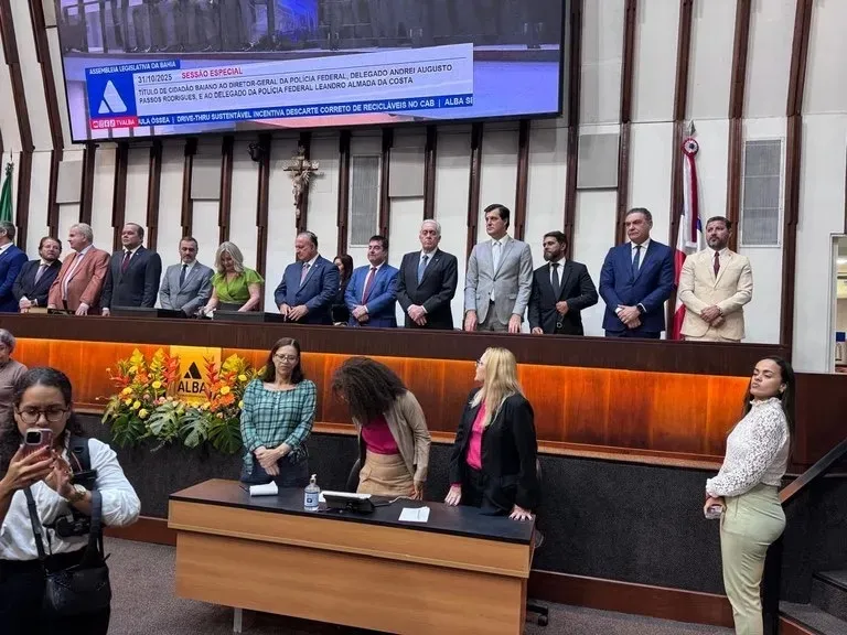 PRF participa de solenidade que homenageou lideranças da Polícia Federal na Bahia