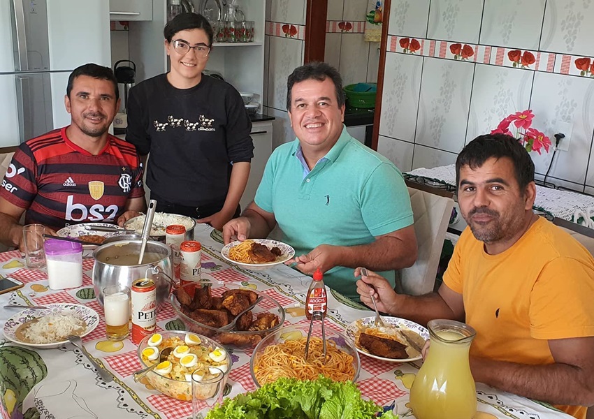 Deputado Marquinho Viana e o pré-candidato Bico visitam povoado de Barra da Estiva