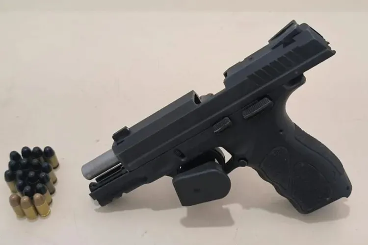 Motorista foge de fiscalização, descarta arma e é detido em Vitória da Conquista