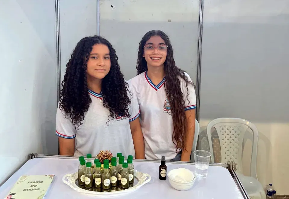Estudantes de Candiba criam spray terapêutico à base de plantas medicinais