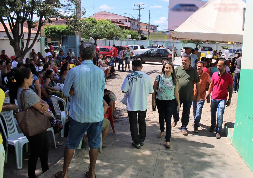 Livramento: Prefeito Ricardinho Ribeiro visita mutirão de catarata no HUCS