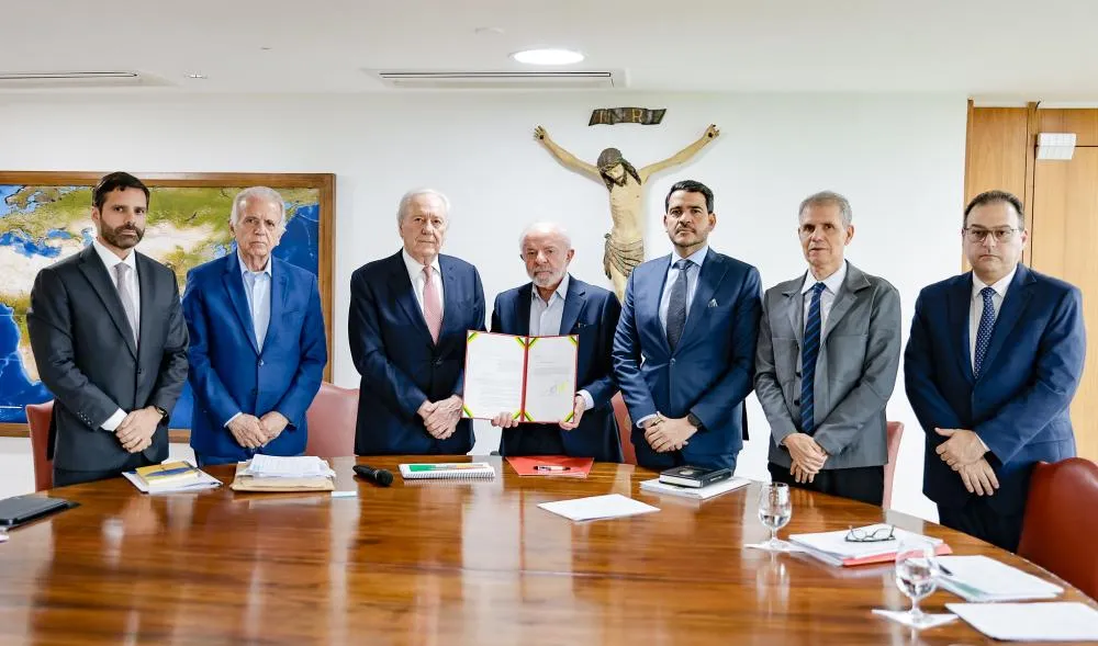 Lula assina projeto de lei Antifacção e envia proposta em regime de urgência ao Congresso