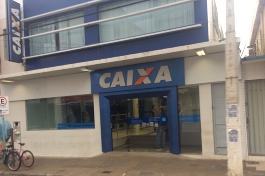Conselho da Caixa destitui três vice-presidentes
