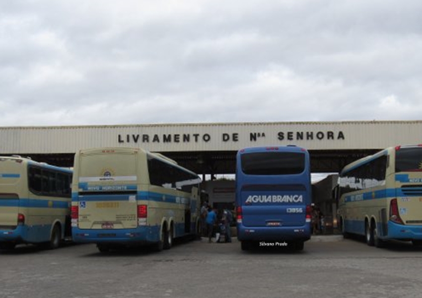 Rui Costa descarta suspensão do transporte intermunicipal