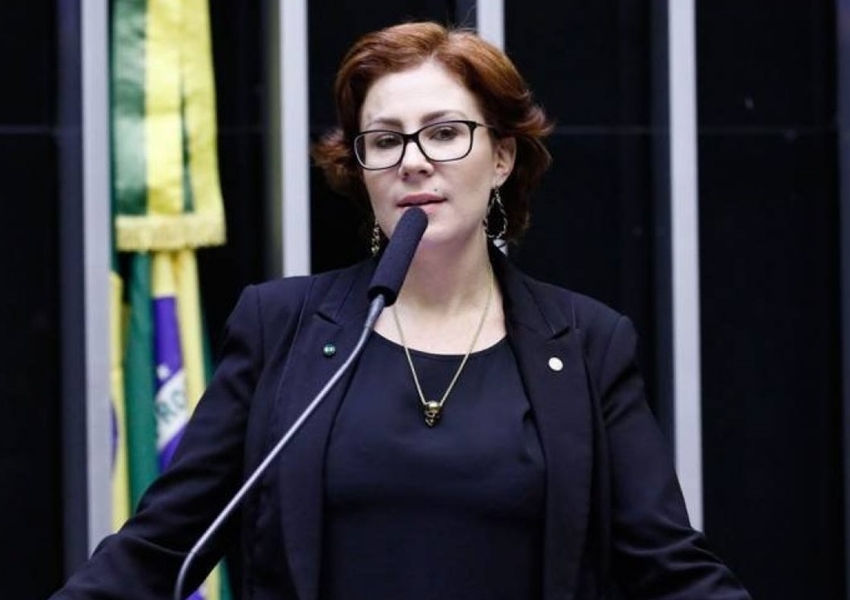 Deputada Carla Zambelli é um dos alvos de inquérito do STF