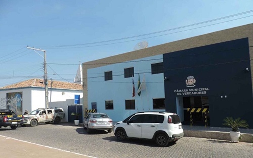 Quatro vereadores de Correntina são presos acusados de pedir propina de R$ 50 mil